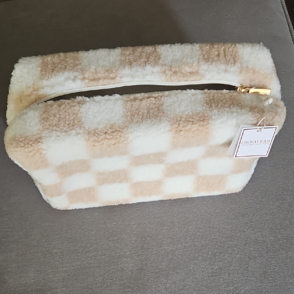 Shiraleah Chicago Andie Sherpa Zip Pouch NWT